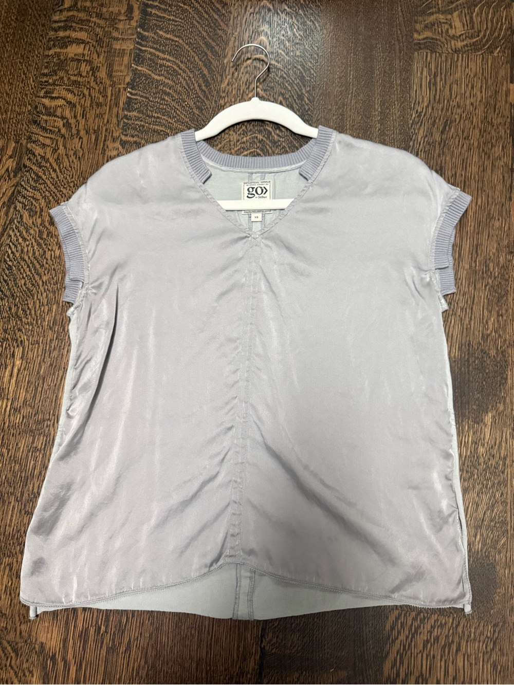 Go by GoSilk Washable Silk V-Neck Top Size XS Lavender Gray Ribbed Trim